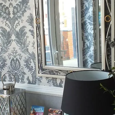 Guest house Surrey House 4*