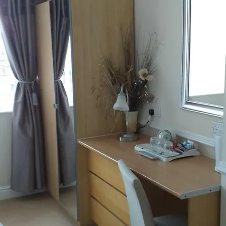 Surrey House 4*