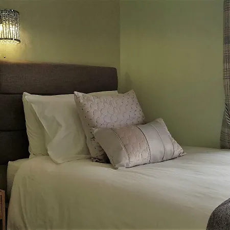 Courtneys Of Gynn Square Bed & Breakfast