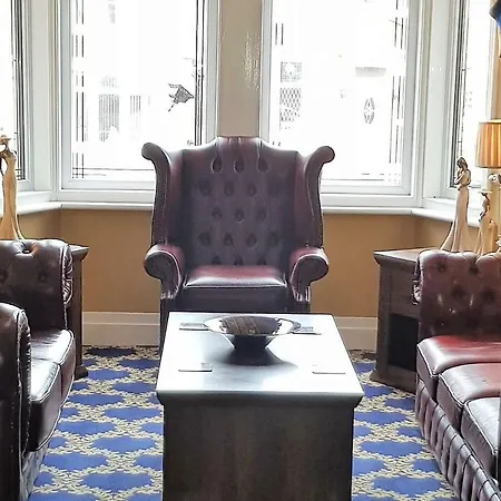 Bed & Breakfast Courtneys Of Gynn Square Blackpool