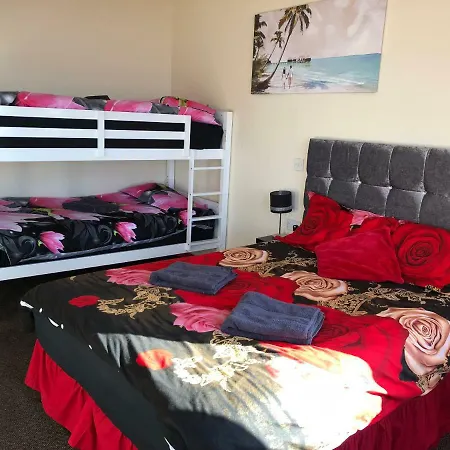 Red Roomz 3* Blackpool