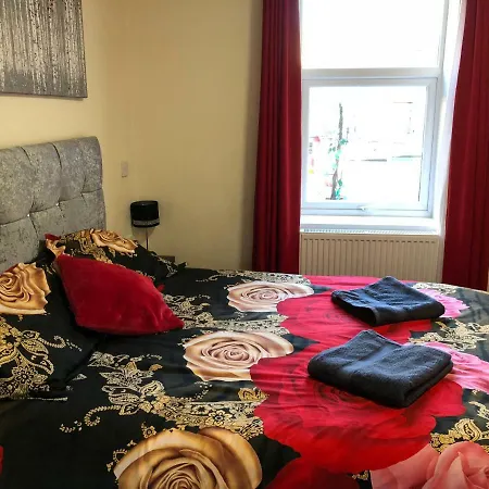 Hotel Red Roomz 3*