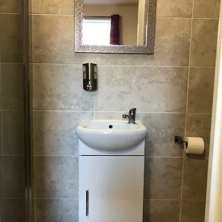 Hotel Red Roomz 3*