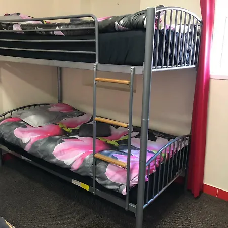 Red Roomz Hotel