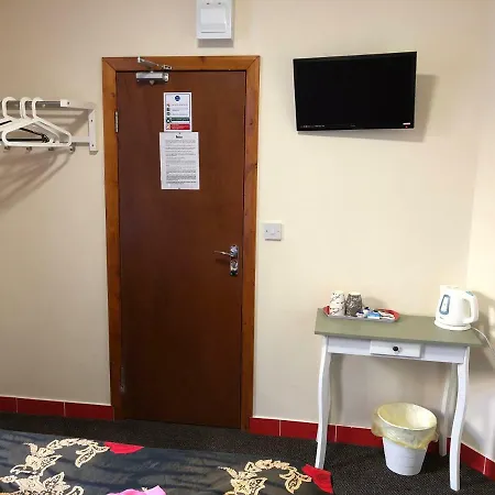 Red Roomz Hotel 3*