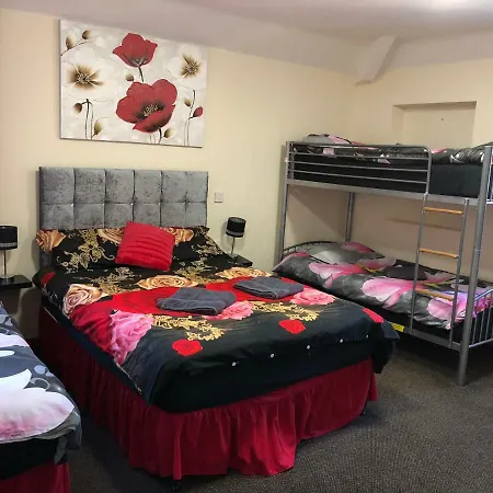 Red Roomz 3*