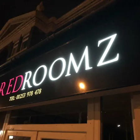 Red Roomz 3*