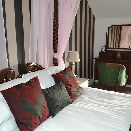The Holmlea 3* Blackpool