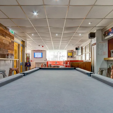 The Sandringham Court & Apartment-all Groups Welcome Hotel