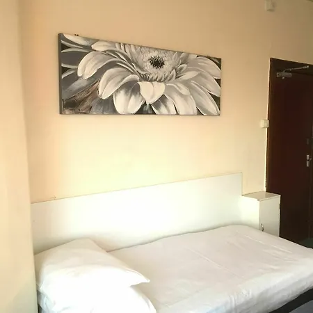 Adelphi Flats Apartment