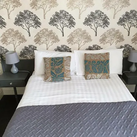 The Montclair 3*