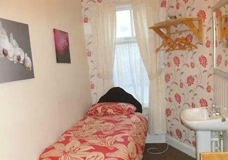 Guest house New Milton 2*