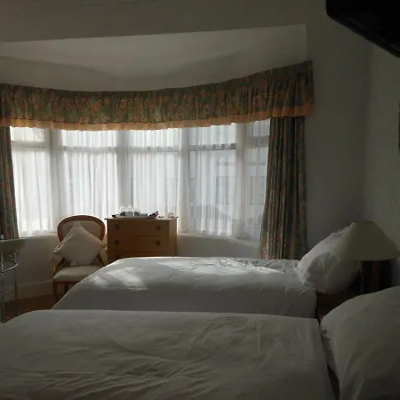 Glenmere Guest house 3*