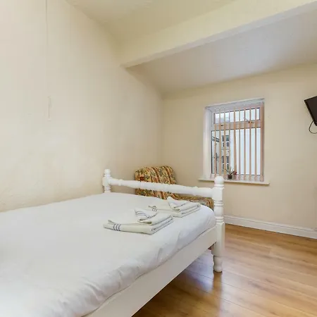 Brecks Bed & Breakfast 2*
