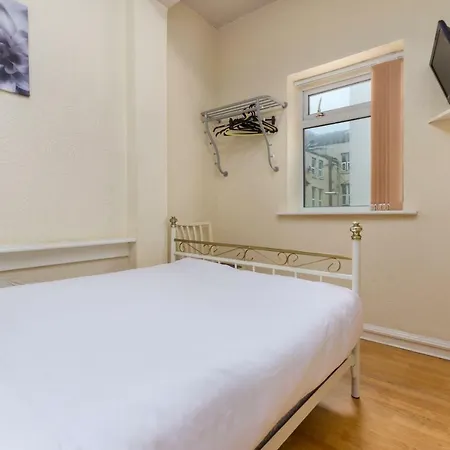 Brecks Bed & Breakfast 2*