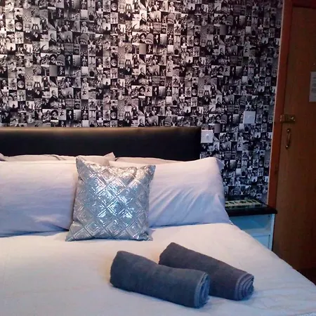 The Fame Bed & Breakfast 3*