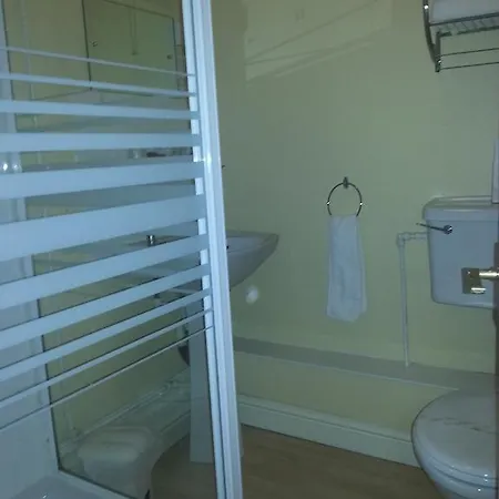 Manchester House Bed & Breakfast 3*
