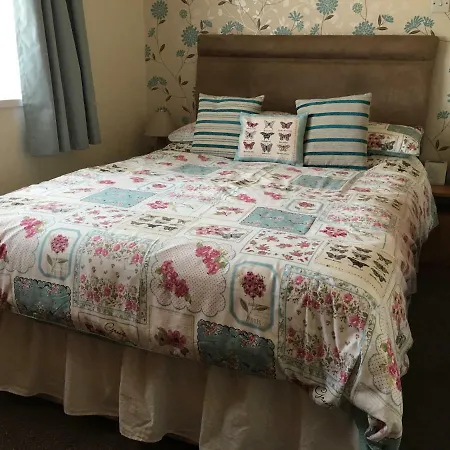 Bed & Breakfast Camelot House 3*