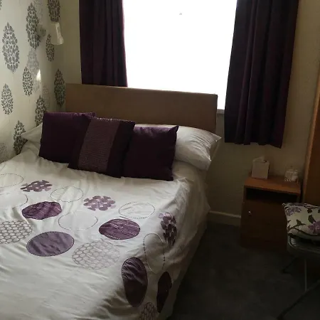 Bed & Breakfast Camelot House 3*