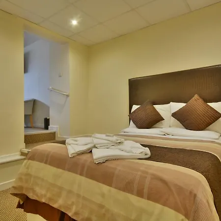 Stuart Hotel 3*