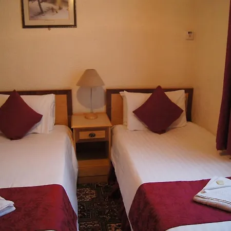 Gainsborough And Bar 3*