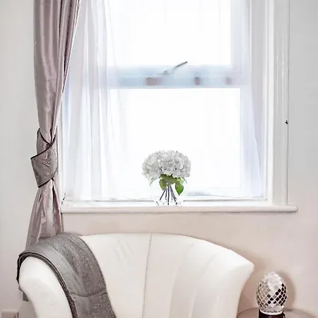 Mars Seaview By Oyo Bed and breakfast