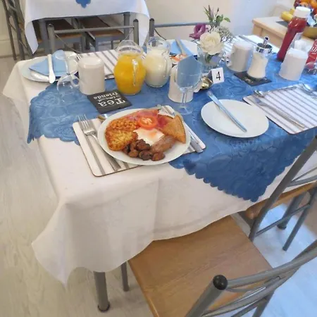 Bed & Breakfast The Salendine Blackpool