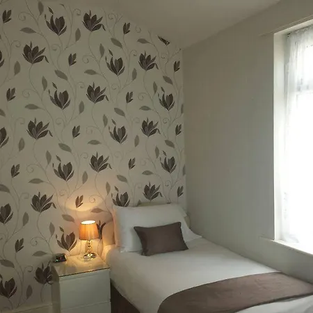 Mardonia 3* Blackpool