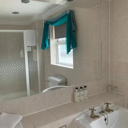 The Old Coach House 4*