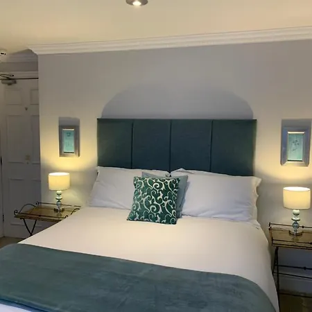 The Old Coach House Pensionat 4*