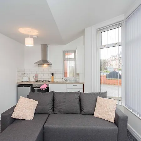 Cherry - Hornby Road Apartment