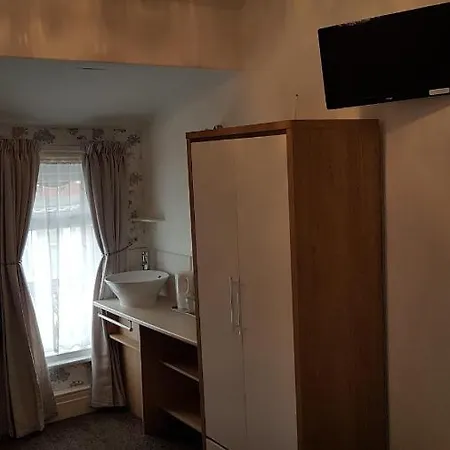 Bed & Breakfast Blackpool Lodge 3*