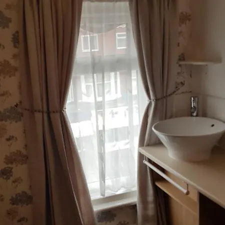 Blackpool Lodge Bed & Breakfast Blackpool