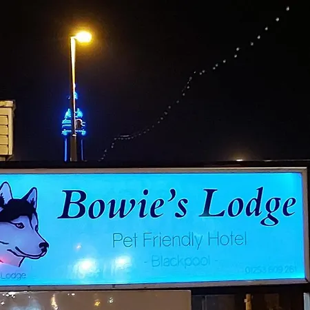 Bowies Деревянный коттедж Блэкпул
