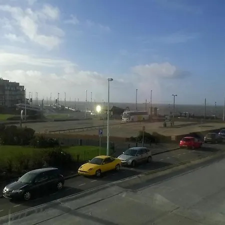 Waves Oda ve Kahvaltı Blackpool