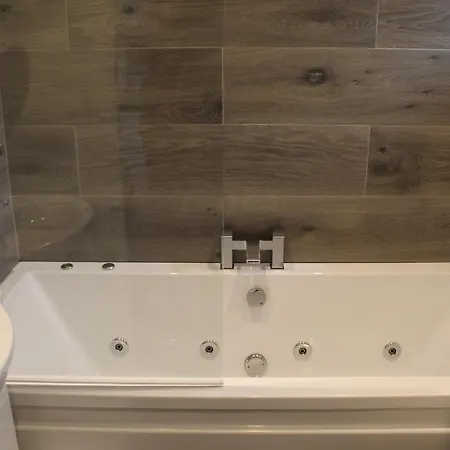 Apartment Luxury Hottub & Jacuzzi