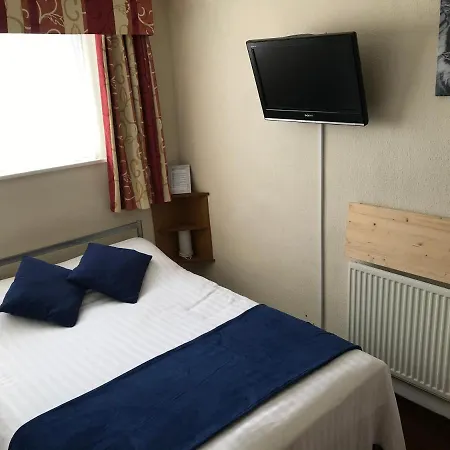 Victoria House - Self Catering Quiet - Adult Singles And Couples Only Блэкпул