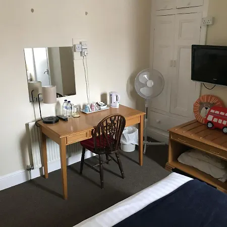 Victoria House - Self Catering Quiet - Adult Singles And Couples Only Гостевой дом