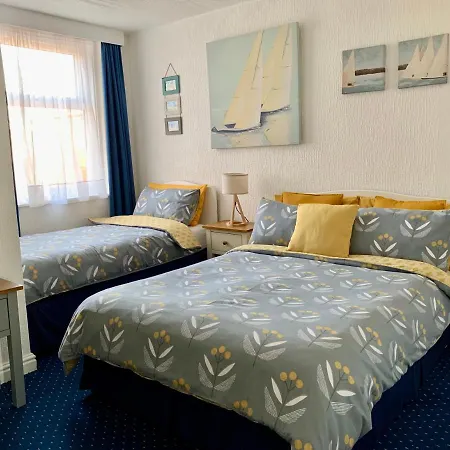 Chateau Dale Holiday Apartment *