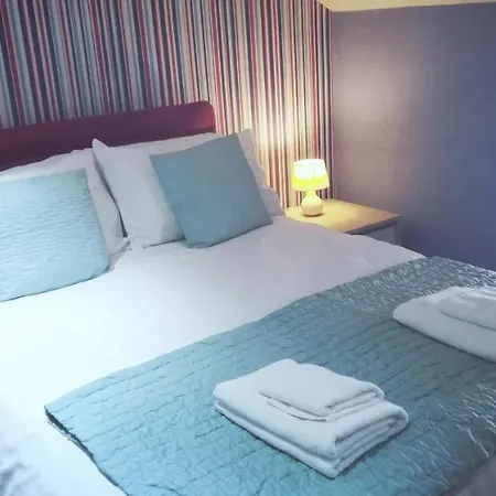 Northdene Theatre Guest house *