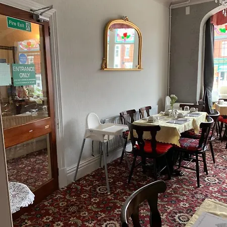 The Woodleigh Family Hotel Guest house
