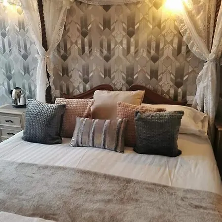The Trafalgar Guest house 3*
