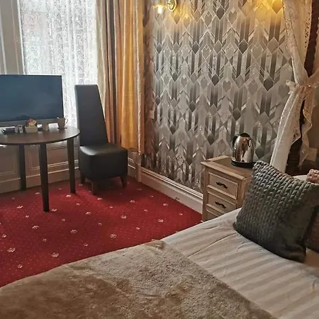 The Trafalgar Guest house 3*