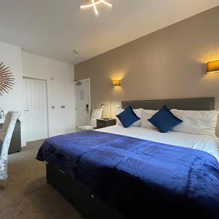 Ruskin 3*