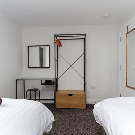 Kings Court Modern Aparthotel, Town Centre - Collection