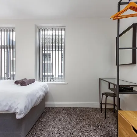 Kings Court Modern Aparthotel, Town Centre - Collection Apartment