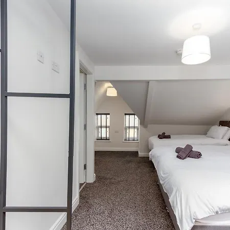Apartment Kings Court Modern Aparthotel, Town Centre - Collection *