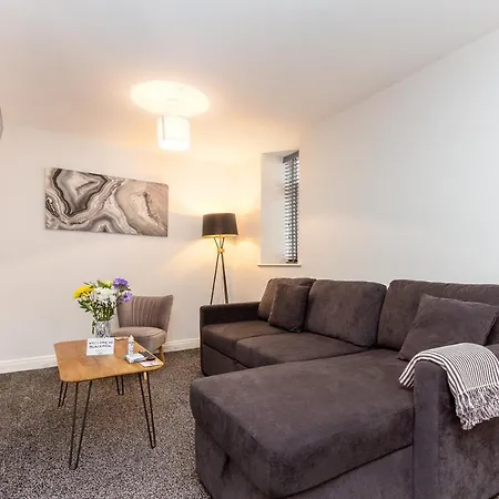 Kings Court Modern Aparthotel, Town Centre - Collection 아파트 *