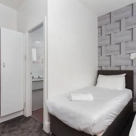 The Sandringham Court & Apartment-all Groups Welcome 3* Blackpool