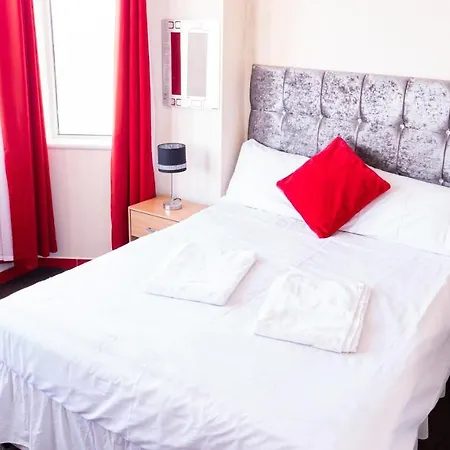 Hello Roomz - Pleasure 3*